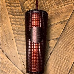 ❌❌SOLD❌❌Venti Berry grid tumbler